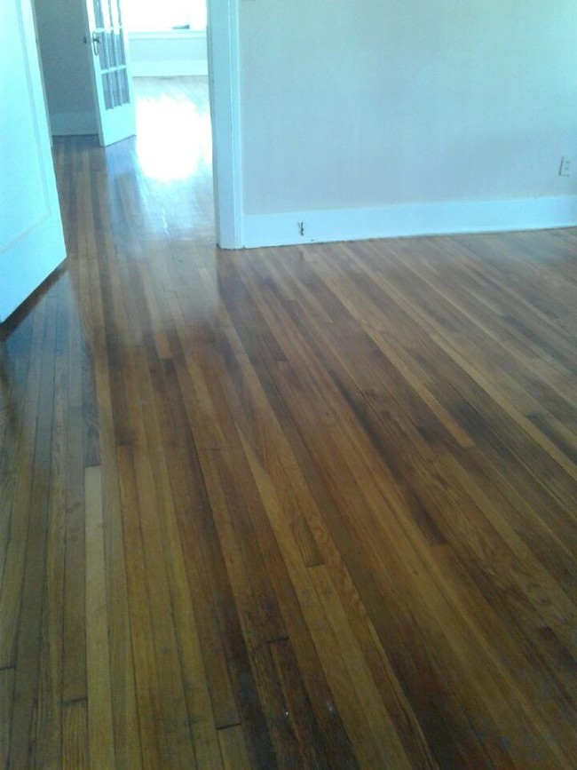 Beautiful hard wood floors 24th Ave - 2328 32nd Ave