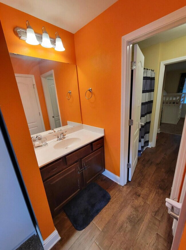 Foto del edificio - 8501 Holley Hills Cir