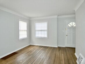 Building Photo - 2211 W Sylvania Ave