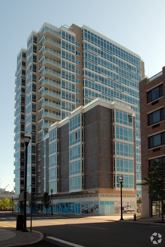 Building Photo - Laguna