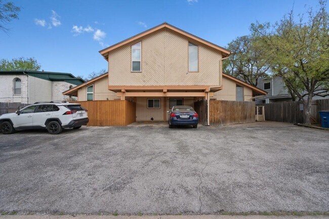 Foto del edificio - 1122 Hollow Creek Dr