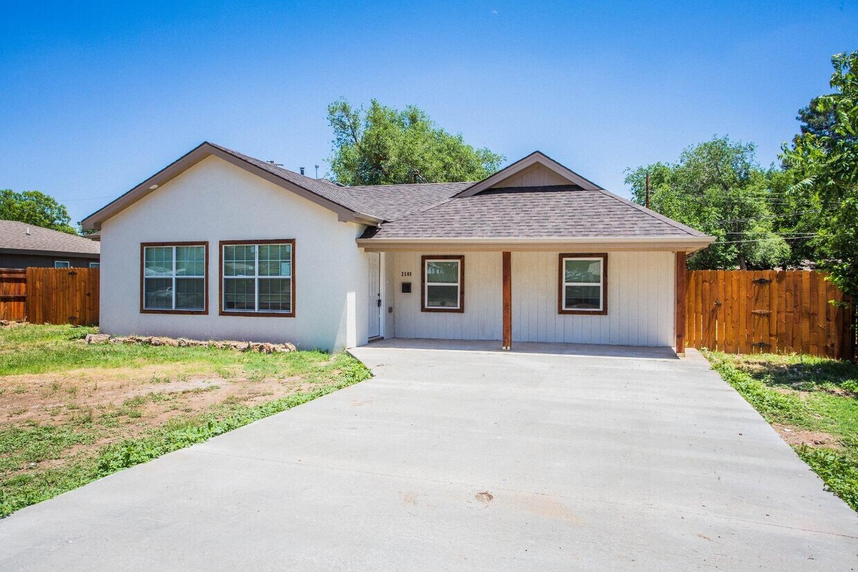 Foto principal - 2509 Louisville Ave