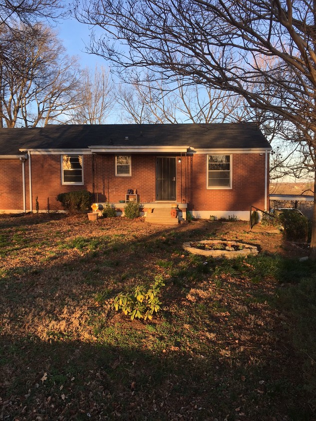 Primary Photo - 122 Dodge Dr