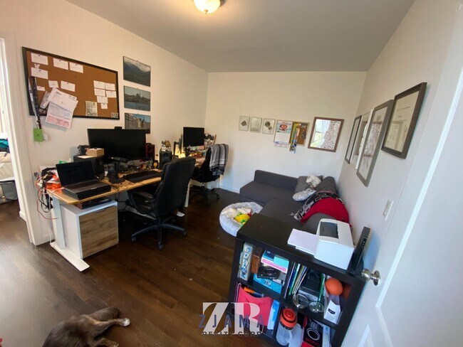 Foto del edificio - 720 Degraw St