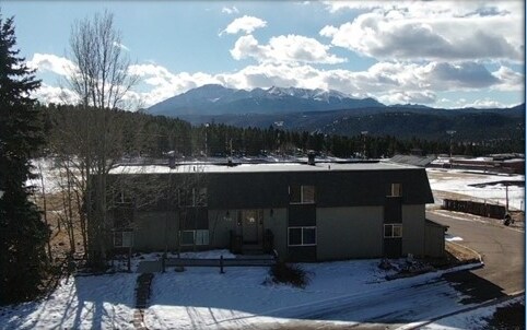 Primary Photo - 400 Mountain View Pl