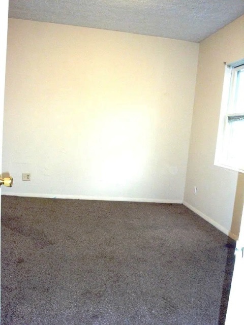 Building Photo - 609 W Market St
