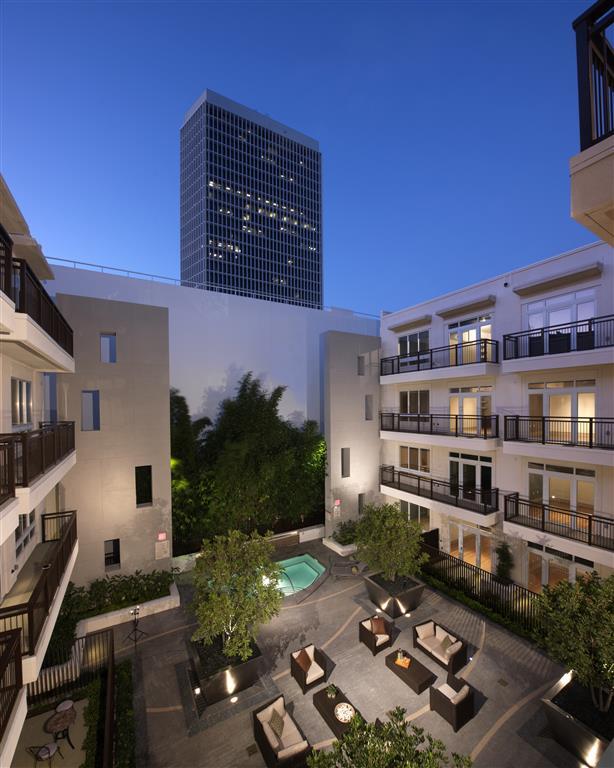 Foto del edificio - mResidences Miracle Mile