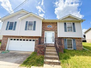 Building Photo - 2621 Green Briar Dr
