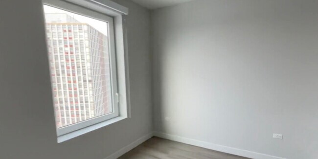 Photo - 1157 W Erie St Apartment