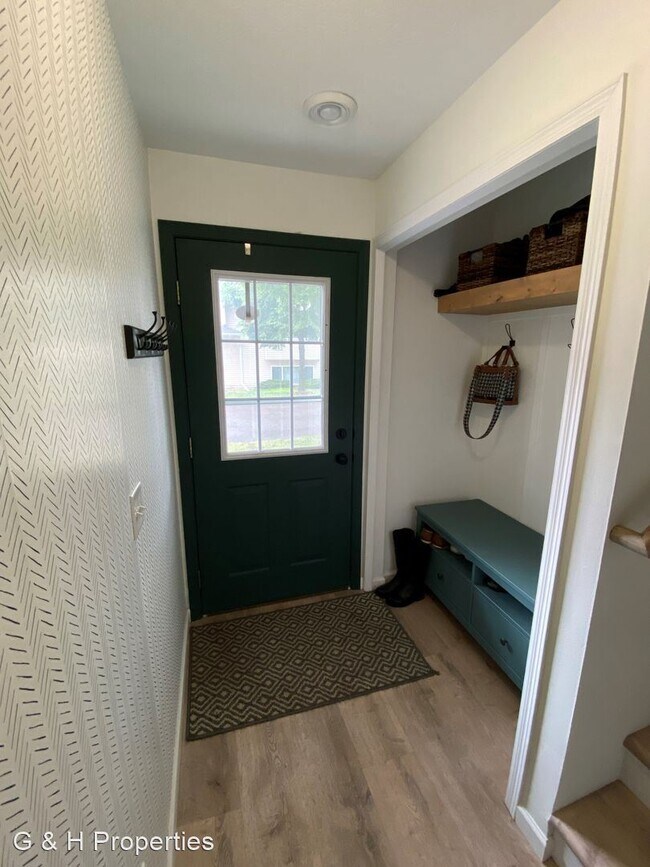 Building Photo - 3 br, 2 bath House - 1321 S Trail Drive
