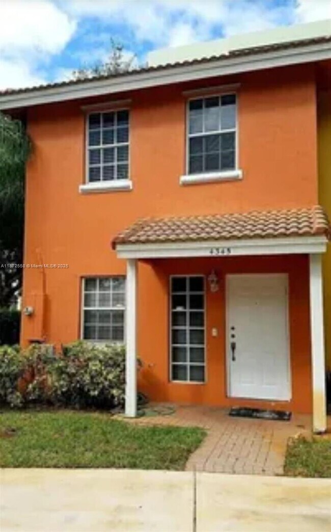 Foto del edificio - 4345 NW 69th Terrace