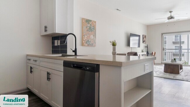 Building Photo - 900 E Six Forks Rd