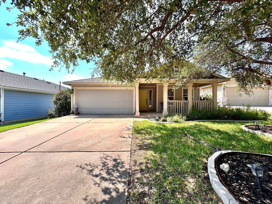 Primary Photo - 3BR/2BA Home with Front Porch, Covered Dec...