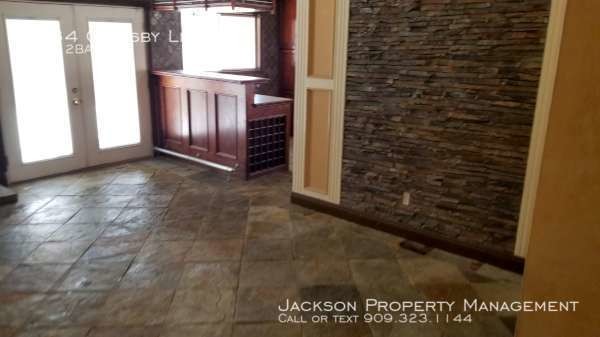 Building Photo - Great 4 Bedroom Available!!