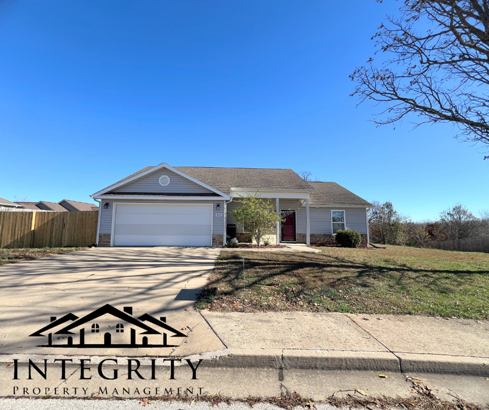 Primary Photo - Fenced home close to West Gate of FLW!