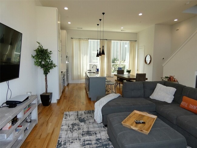 Photo - 2317 Moser Ave Townhome