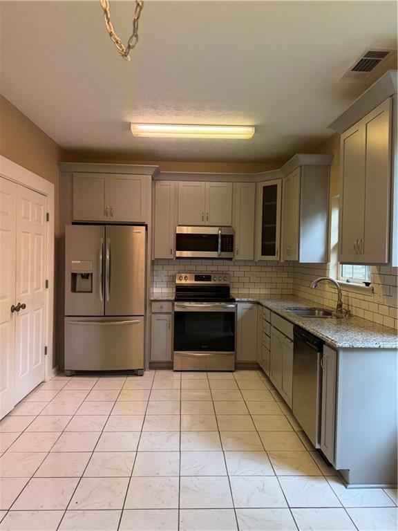 Foto del edificio - 92 Timber Ridge Dr