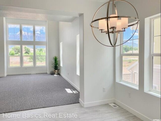 Building Photo - 3 br, 3 bath House - 322 N 750 E