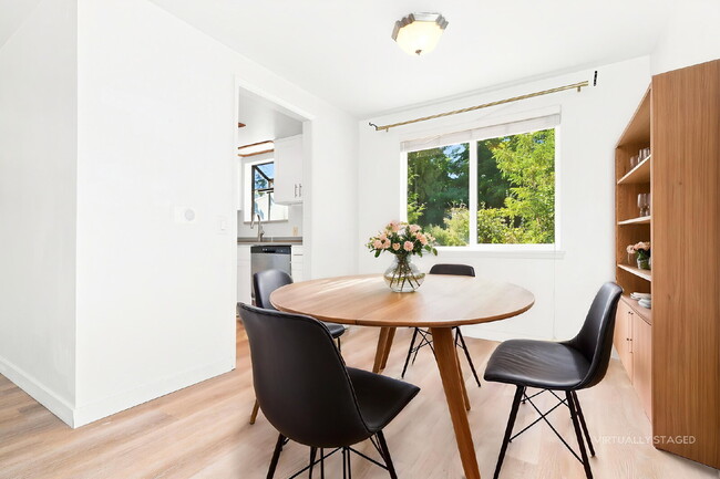 Building Photo - Charming Shoreline Rambler with Large Backyard & Garage- Available Now- FOR RENT