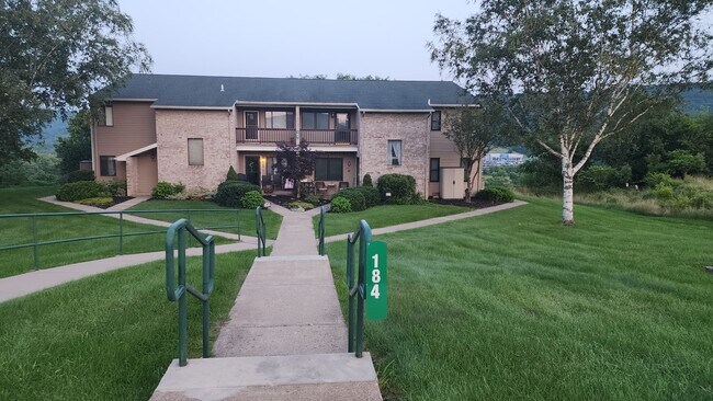 Foto del edificio - 184 Ridgeview St