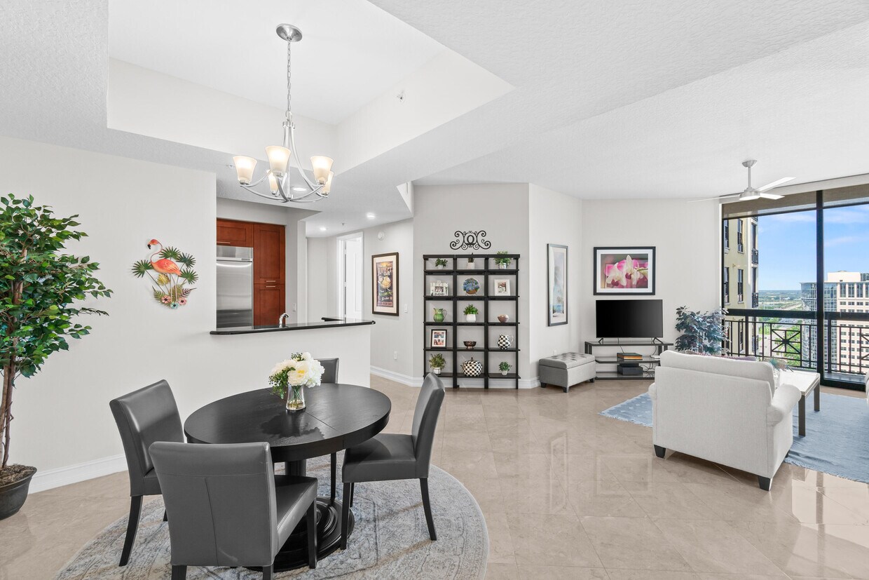 Foto principal - 701 S Olive Ave