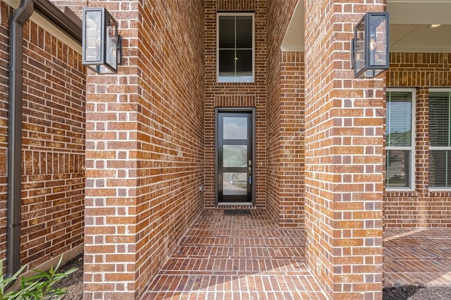 Building Photo - 1656 Daylight Lk Dr