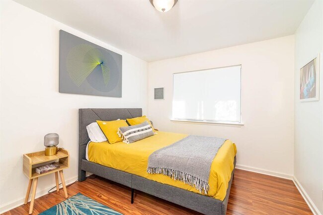 Foto del edificio - 5405 Brompton Cir