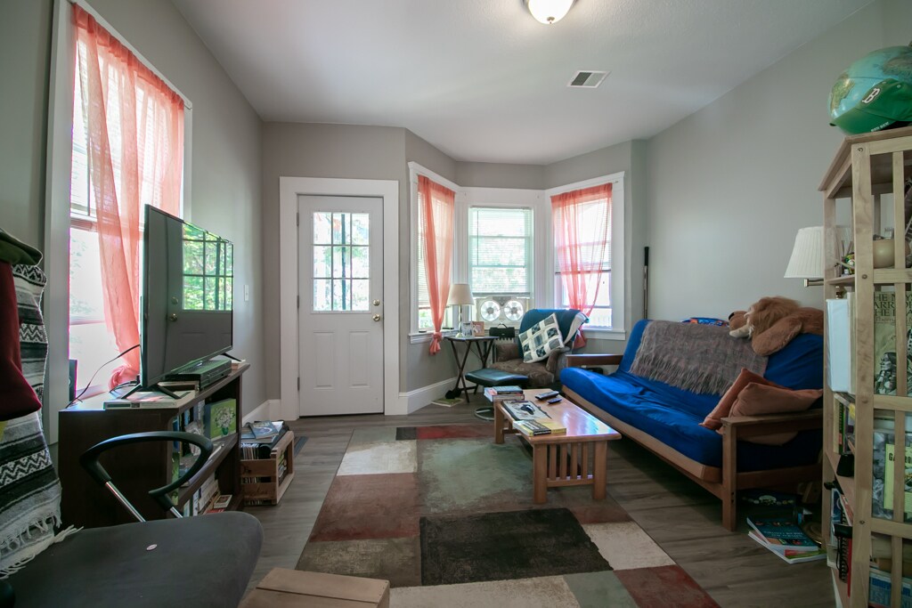 Primary Photo - 18 Gaugh St