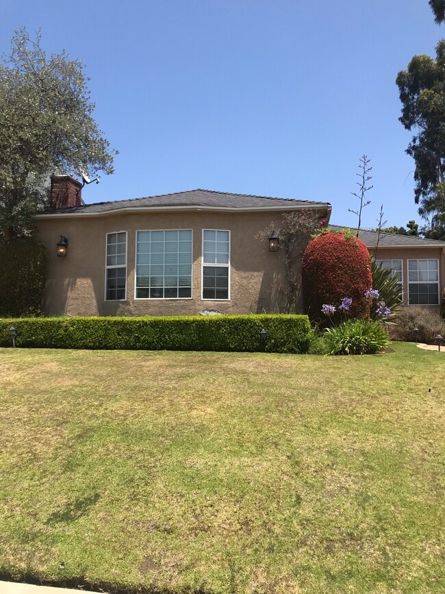 1568 Midvale Ave