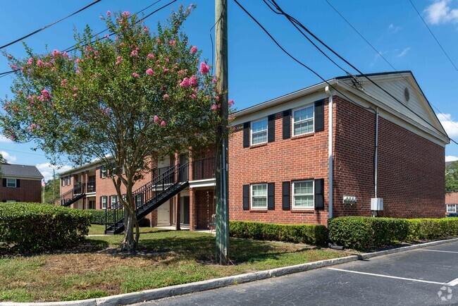 Building Photo - The Boxwood