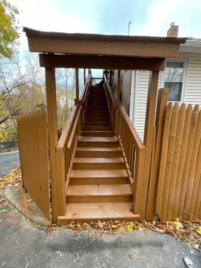 Foto del edificio - 92 W Main St