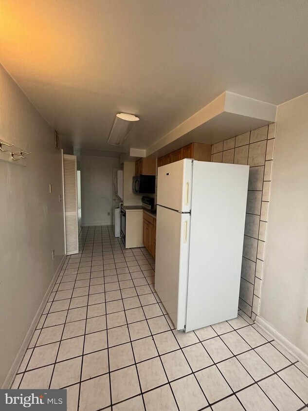 2537 S Broad St Unit 3, Philadelphia, PA 19148 Room for Rent in Philadelphia, PA
