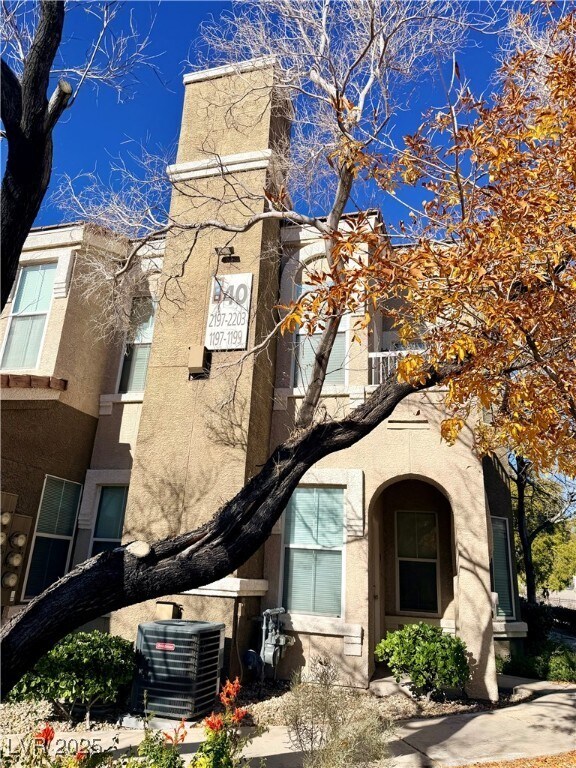 Building Photo - 10001 Peace Way