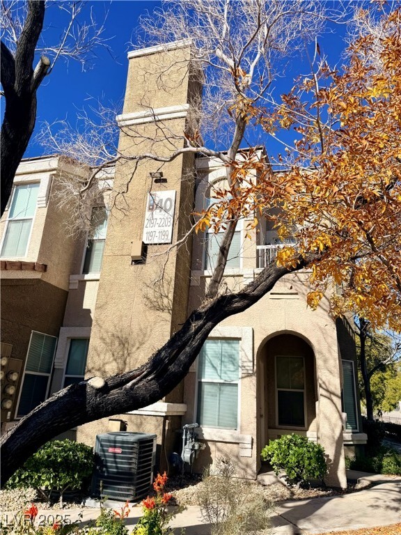 Building Photo - 10001 Peace Way