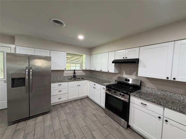 Foto del edificio - 7825 Dugan St