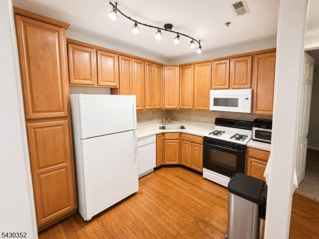 Foto del edificio - 271 Windmill Ct