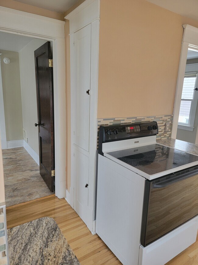 Kitchen - 33 Ilion St