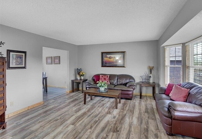 Building Photo - 7655 Hickorywood Dr