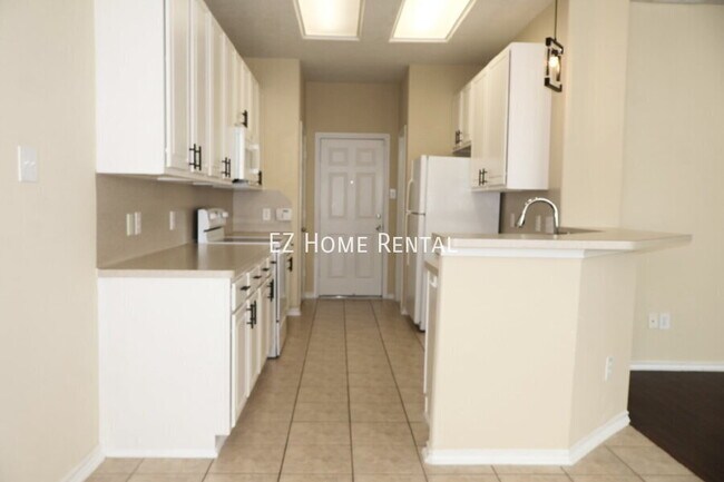 Foto del edificio - 17615 Bering Bridge Ln