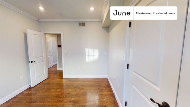 Foto del edificio - Room in Shared 5 bed/1.5 bath home