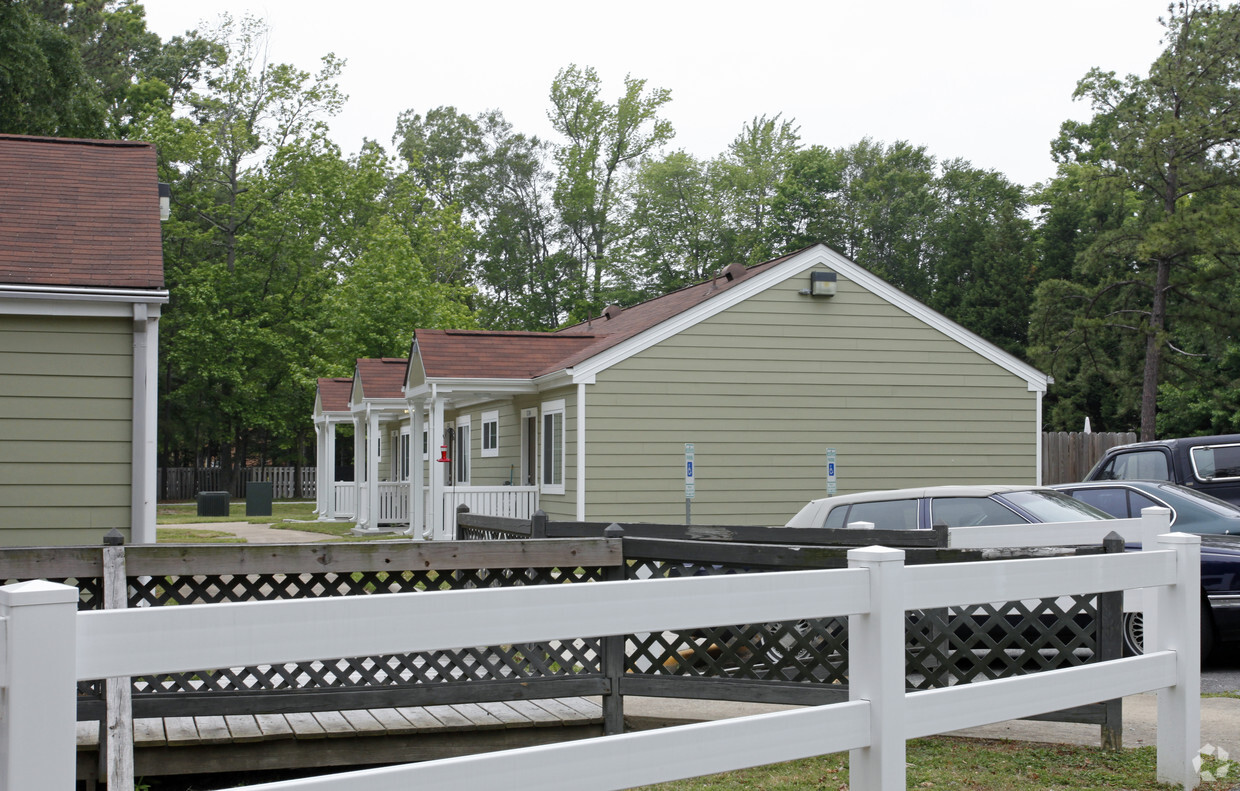 Primary Photo - Great Oak Apartments