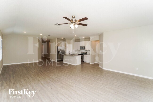 Building Photo - 1204 Treehouse Ln