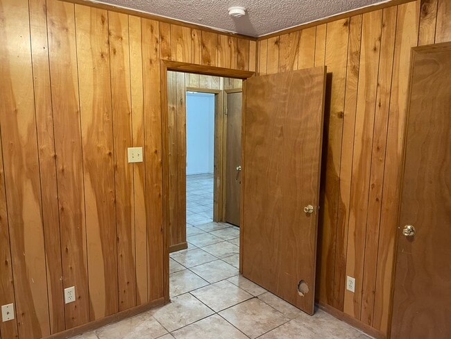 Building Photo - 308 E L'Anguille Ave