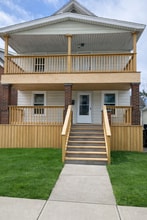 Building Photo - 792 London Rd