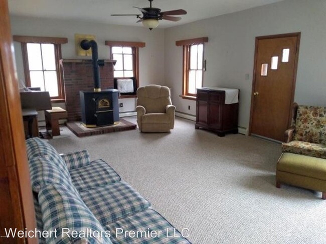Building Photo - 4 br, 2 bath House - 557 Rock Rd