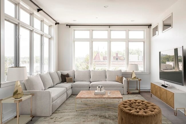 Building Photo - 401 Washington St