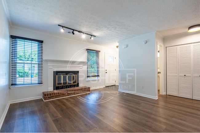 Building Photo - 1330 Kennesaw Trace Ct