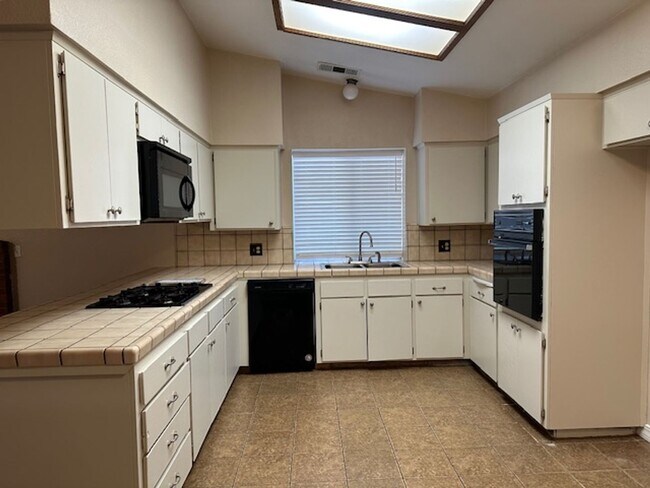 Foto del edificio - 1340 W Jean Ave