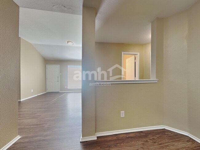 Foto del edificio - 1313 Gray Dawn Dr