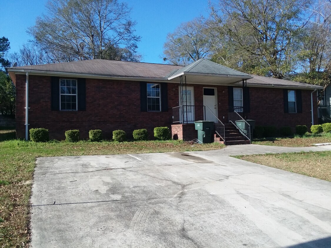 Primary Photo - 453 Ellis Ave